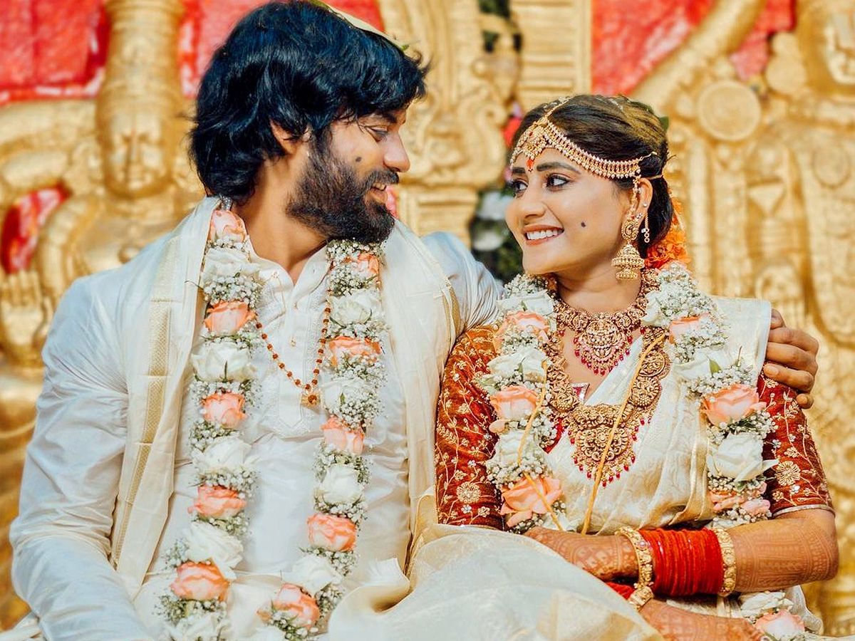 Bigg_20BOss_20Vasanthi_20Krishnan_20Wedding_20Photos_6.jpg 10