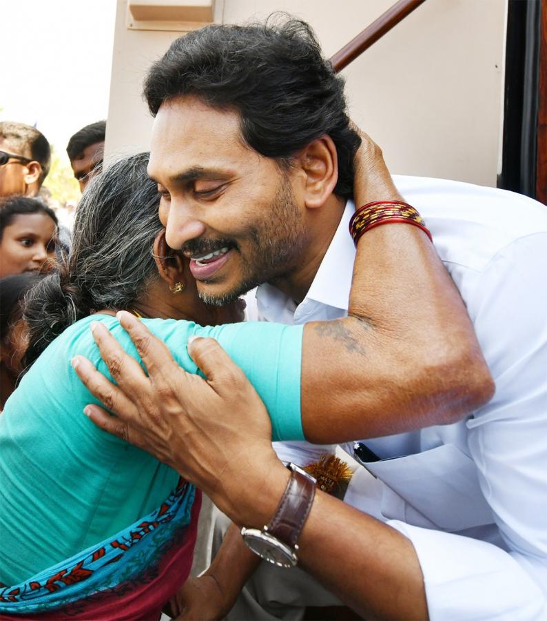 Memantha_20Siddham_20cm_20jagan_20Bus_20Yatra_20Day_208_20Photos-10.jpg 10
