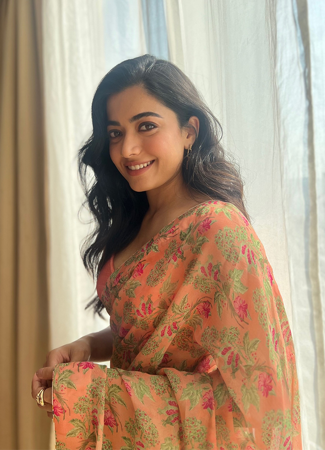 Actress_20Rashmika_20Mandanna_20Birthday_20Special_20photos-11.jpg 12