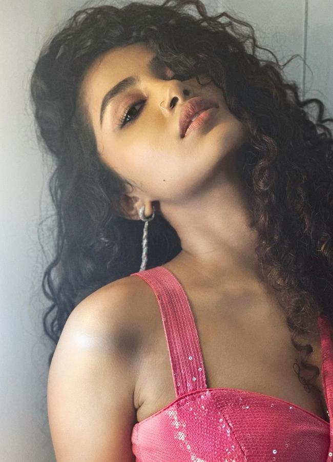 Anupama-Parameswaran-10.jpg 11