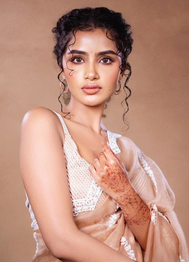 Anupama-Parameswaran-5.jpg 6
