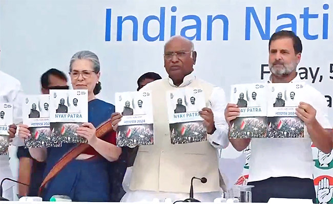 Congress-Party-releases-its-manifesto.jpg