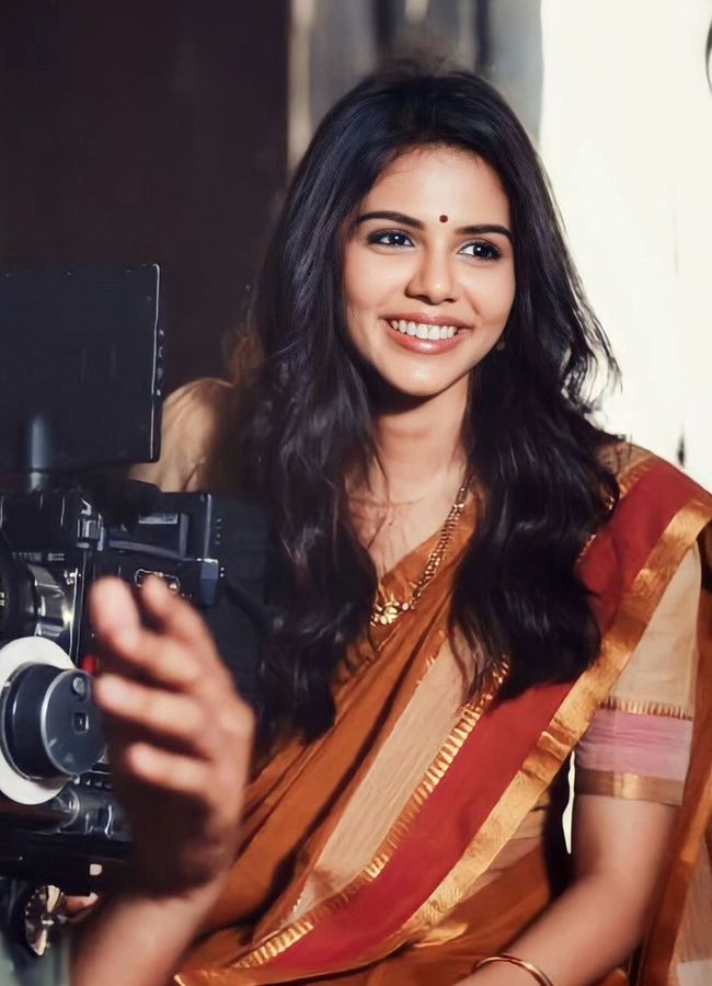 Kalyani-Priyadarshan-32.jpg 33