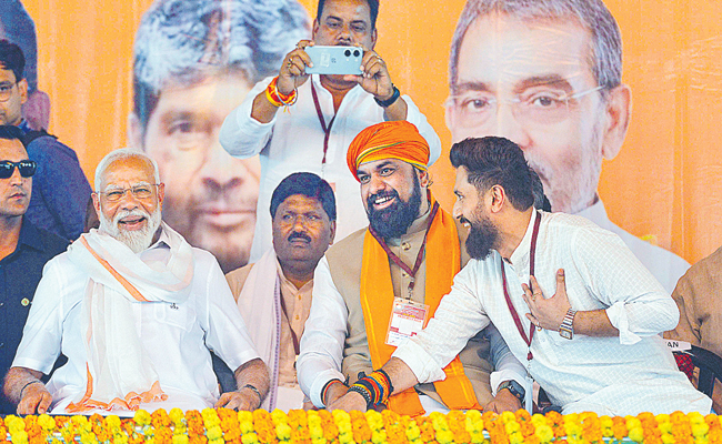 MODI_2C-paswan.jpg