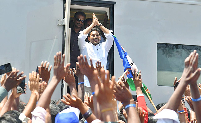 Memantha-Siddham-Bus-Yatra.jpg