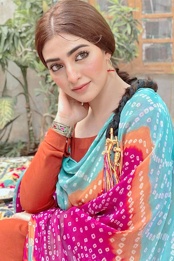Sania_20Mirza_20ex-husband_20Shoaib_20Malik_20sent_20flirty_20messages_20to_20Pakistani_20actress_20Nawal_20Saeed.jpg 2