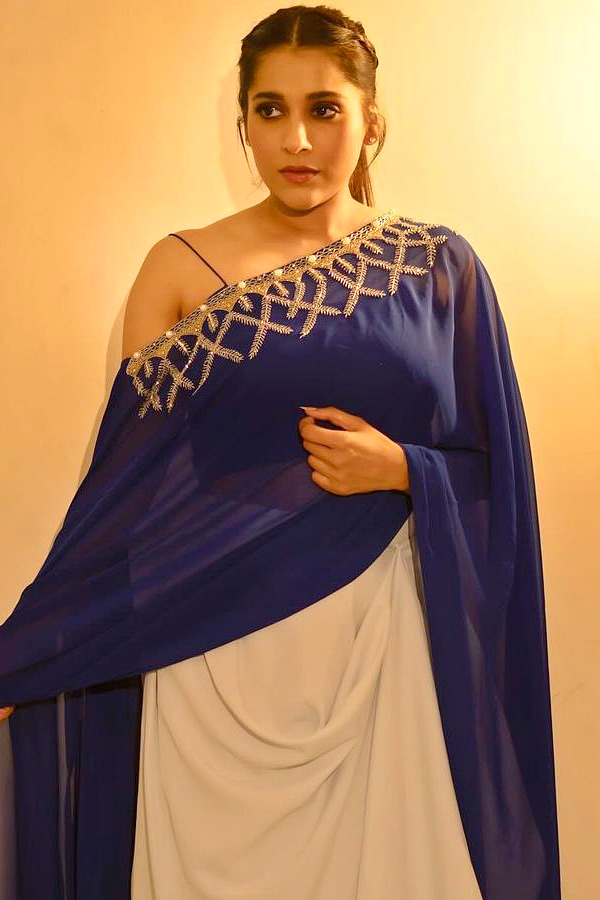 Anchor_20Rashmi_20Gautam_20Opens_20About_20His_20Marriage_20PHotos_1_20_2832_29.jpg 32