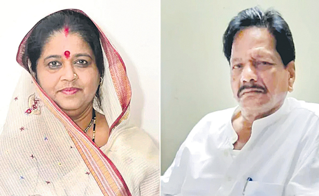 ANUBHA-AND-KANKAR-MUNJARE.jpg