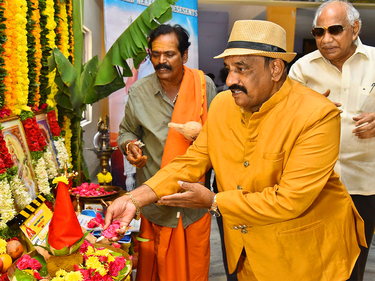 Bigboss_20Ashwini_20Miss_20Janaki_20Movie_20Opening_20Gallery-10.jpg 9