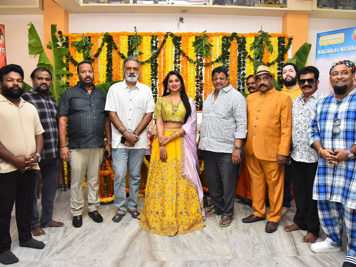 Bigboss_20Ashwini_20Miss_20Janaki_20Movie_20Opening_20Gallery-25.jpg 24