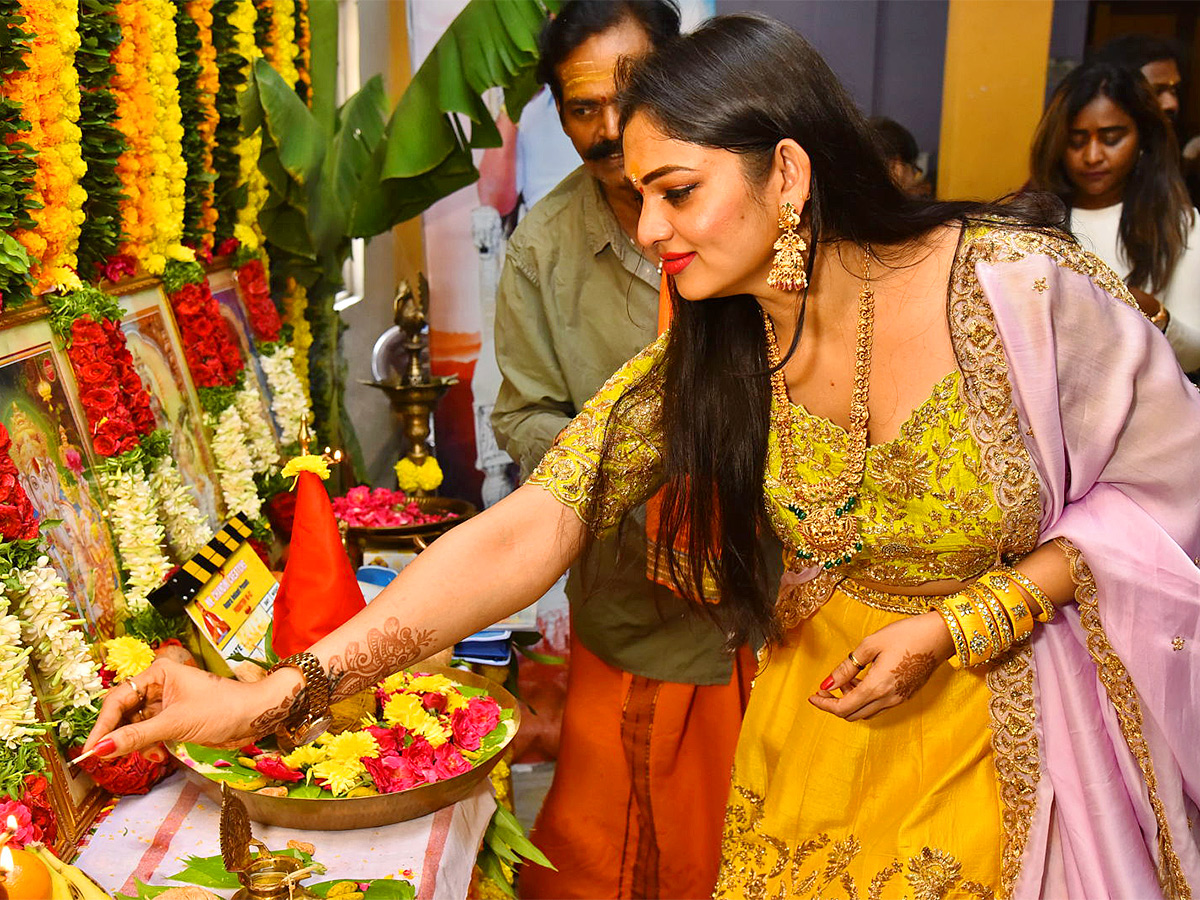 Bigboss_20Ashwini_20Miss_20Janaki_20Movie_20Opening_20Gallery-4.jpg 4
