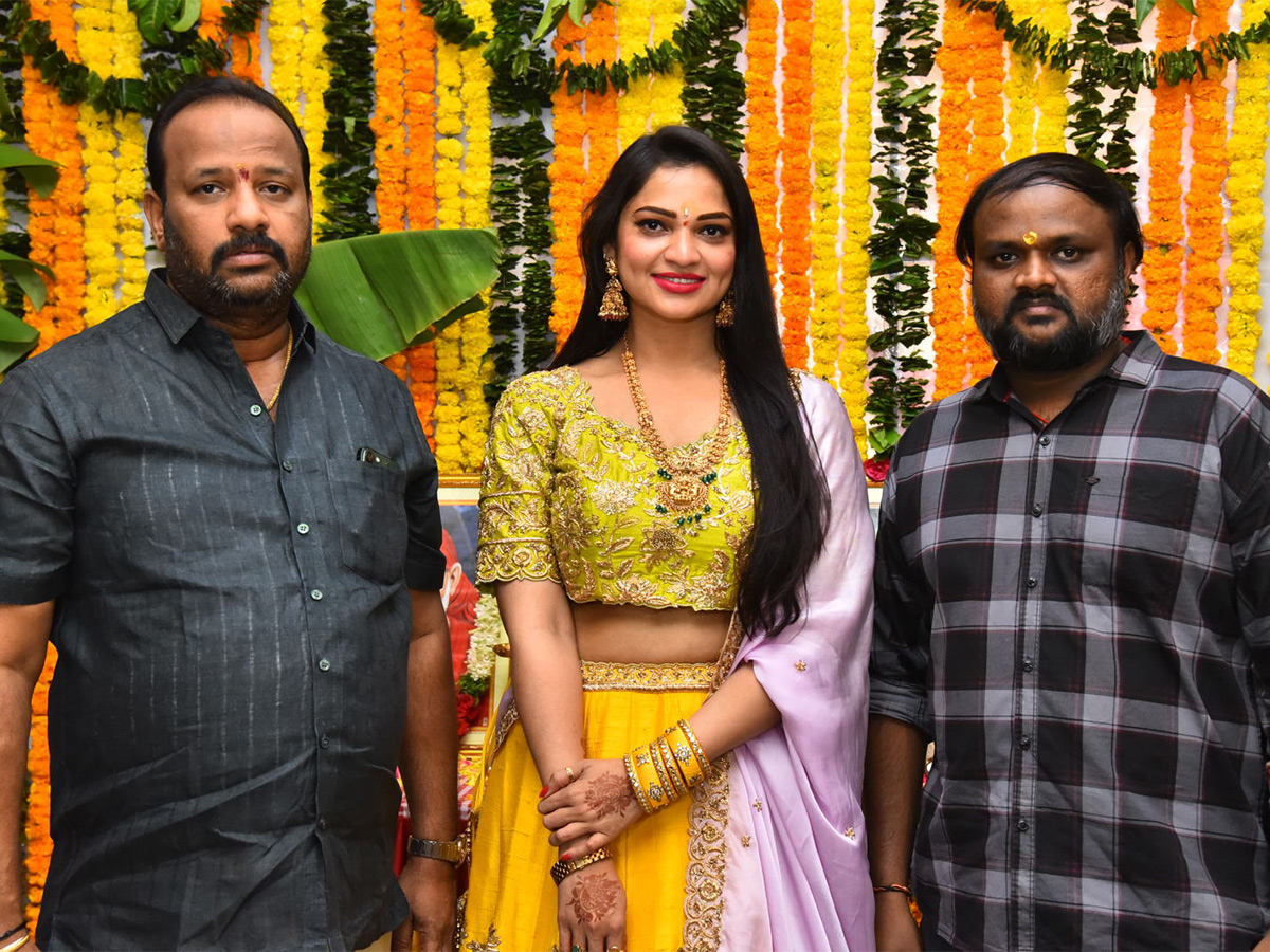 Bigboss_20Ashwini_20Miss_20Janaki_20Movie_20Opening_20Gallery-8.jpg 7