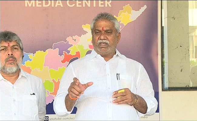 Chandrababu-And-Tdp-Leaders.jpg