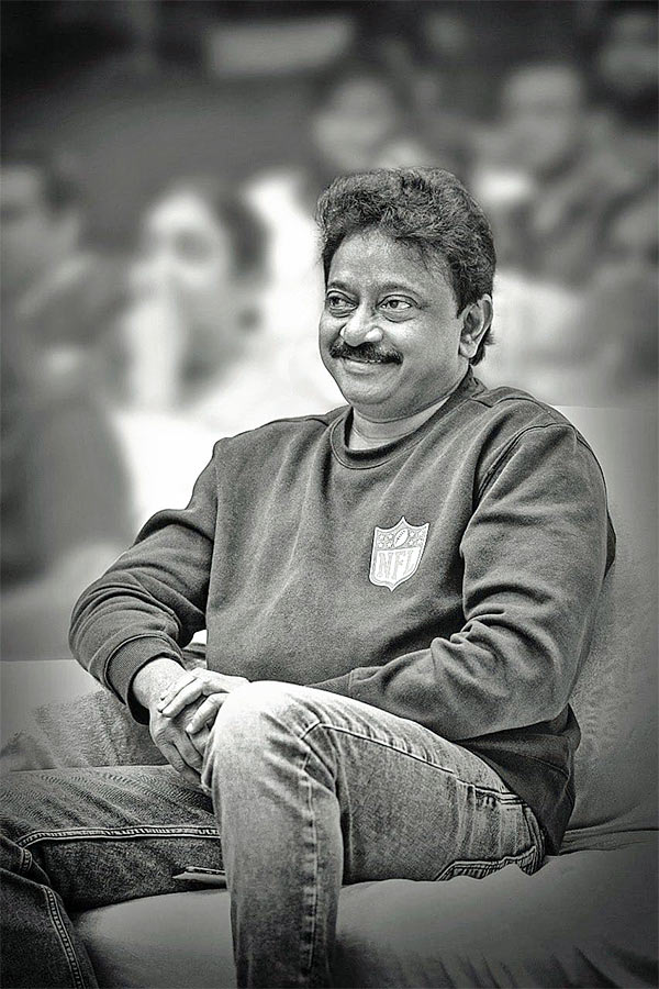 InPics_20Director_20Ram_20Gopal_20Varma_20Rare_20And_20Unseen_20Photos-30.jpg 29
