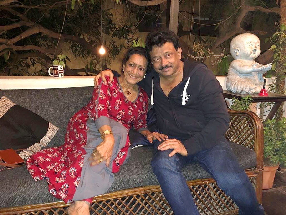 InPics_20Director_20Ram_20Gopal_20Varma_20Rare_20And_20Unseen_20Photos-37.jpg 36