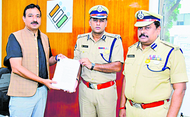 babu_20police.jpg