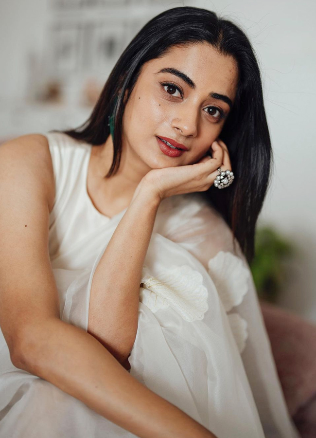 Namitha-Pramod-11.jpg 12