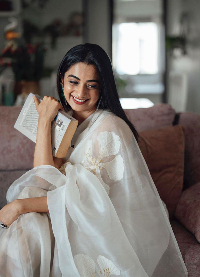 Namitha-Pramod-14.jpg 15