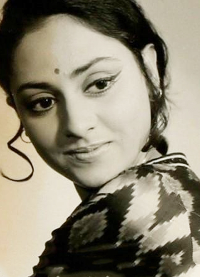 Jaya-Bhaduri-Bachchan-13.jpg 16