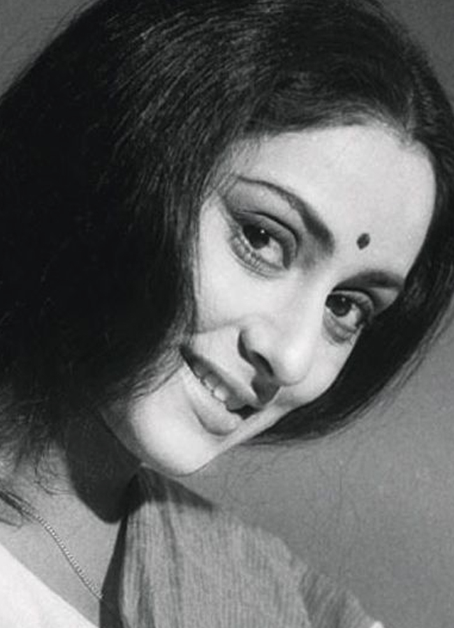 Jaya-Bhaduri-Bachchan.jpg 2