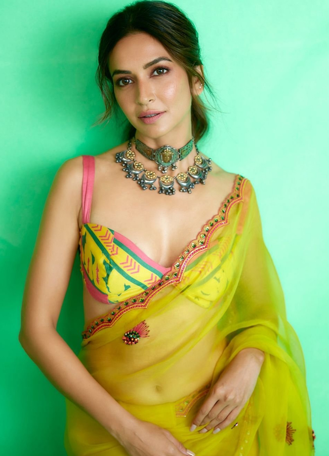 Kriti-Khar-Banda.jpg 12