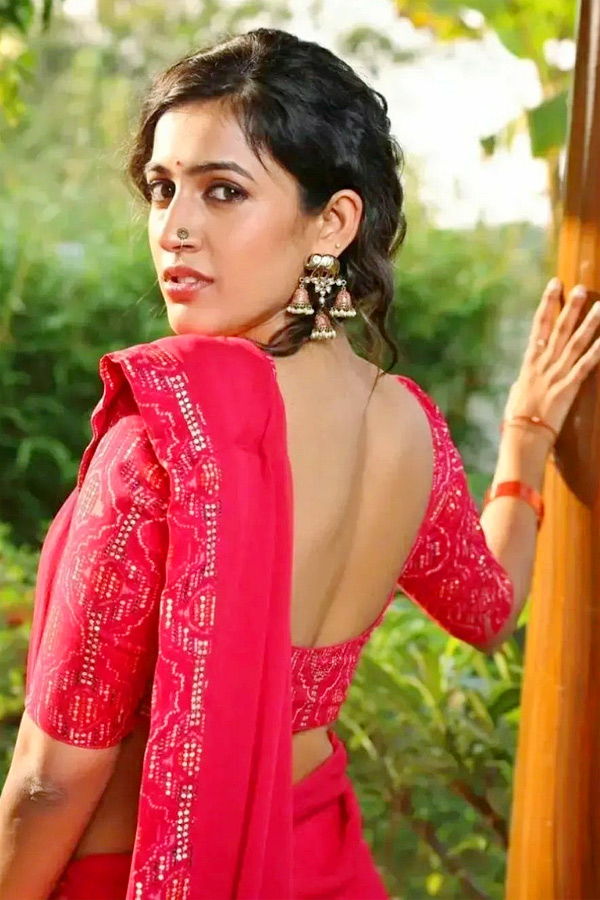 Niharika_20Fell_20in_20Love_20Once_20Again_20Her_20Latest_20Instagram_20Post_20Goes_20Viral_20Photos_20_2821_29.jpg 22