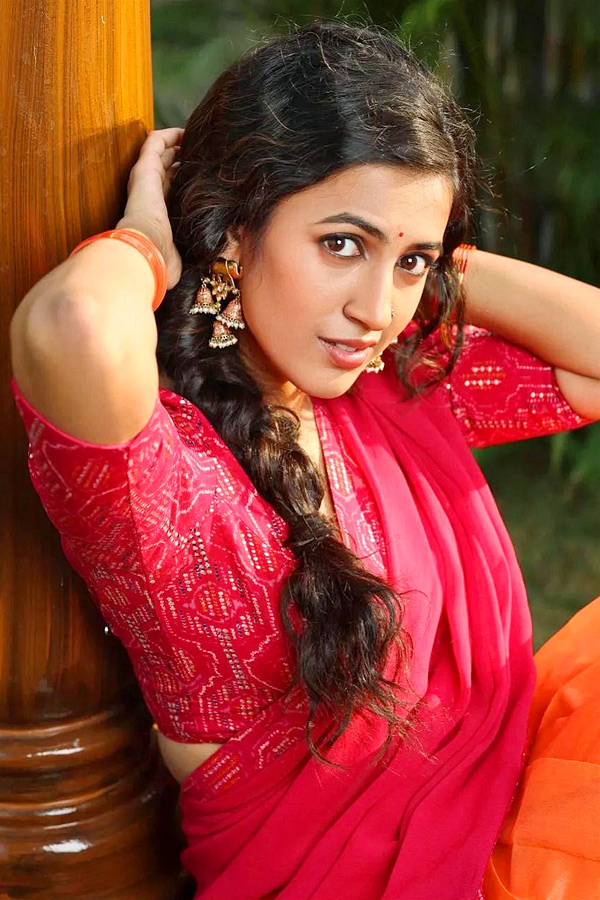 Niharika_20Fell_20in_20Love_20Once_20Again_20Her_20Latest_20Instagram_20Post_20Goes_20Viral_20Photos_20_2823_29.jpg 24