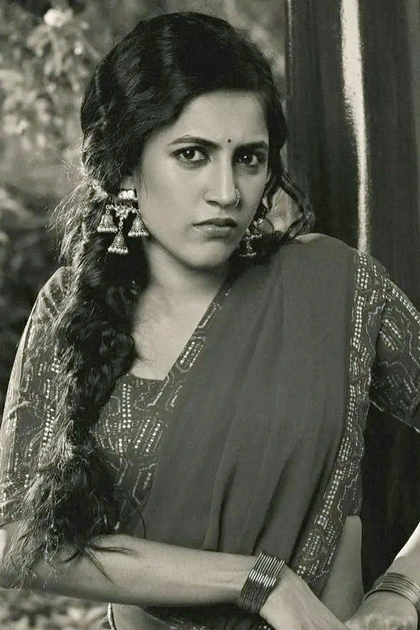Niharika_20Fell_20in_20Love_20Once_20Again_20Her_20Latest_20Instagram_20Post_20Goes_20Viral_20Photos_20_2824_29.jpg 25
