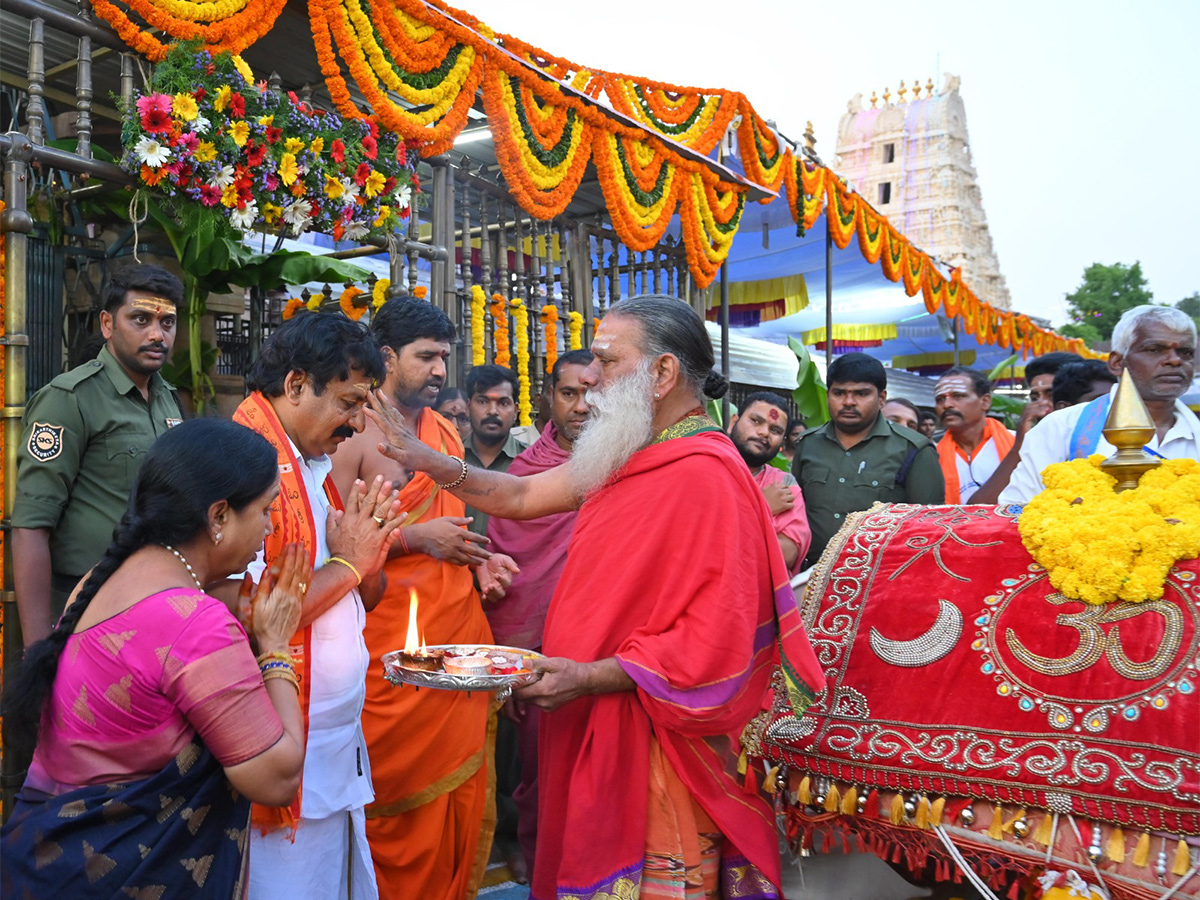 Ugadi_202024_20Celebration_20at_20srisailam_20temple_20Photos-30.jpg 25