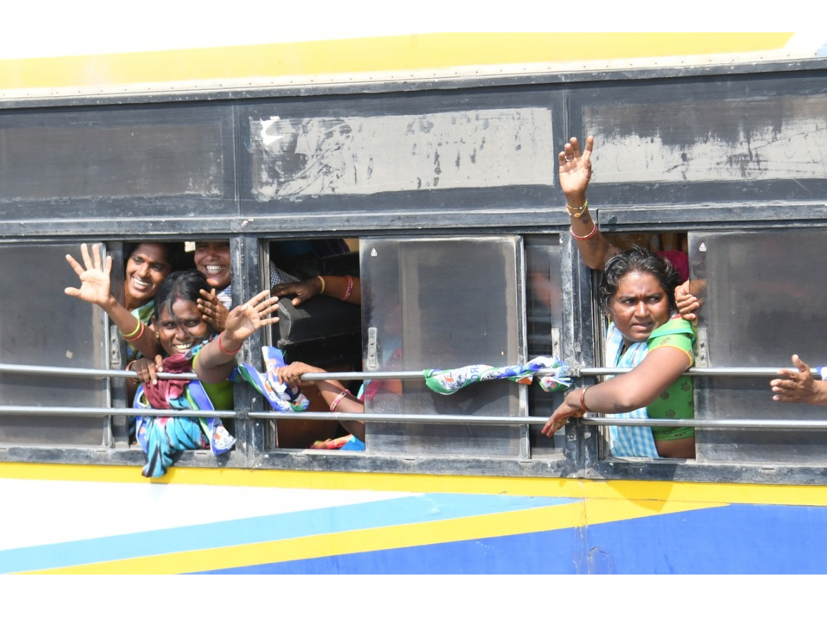 AP_20CM_20YS_20Jagan_20Memantha_20Siddham_20_20Public_20Meeting_20at_20Piduguralla_20Photos_20_282_29.jpg 25