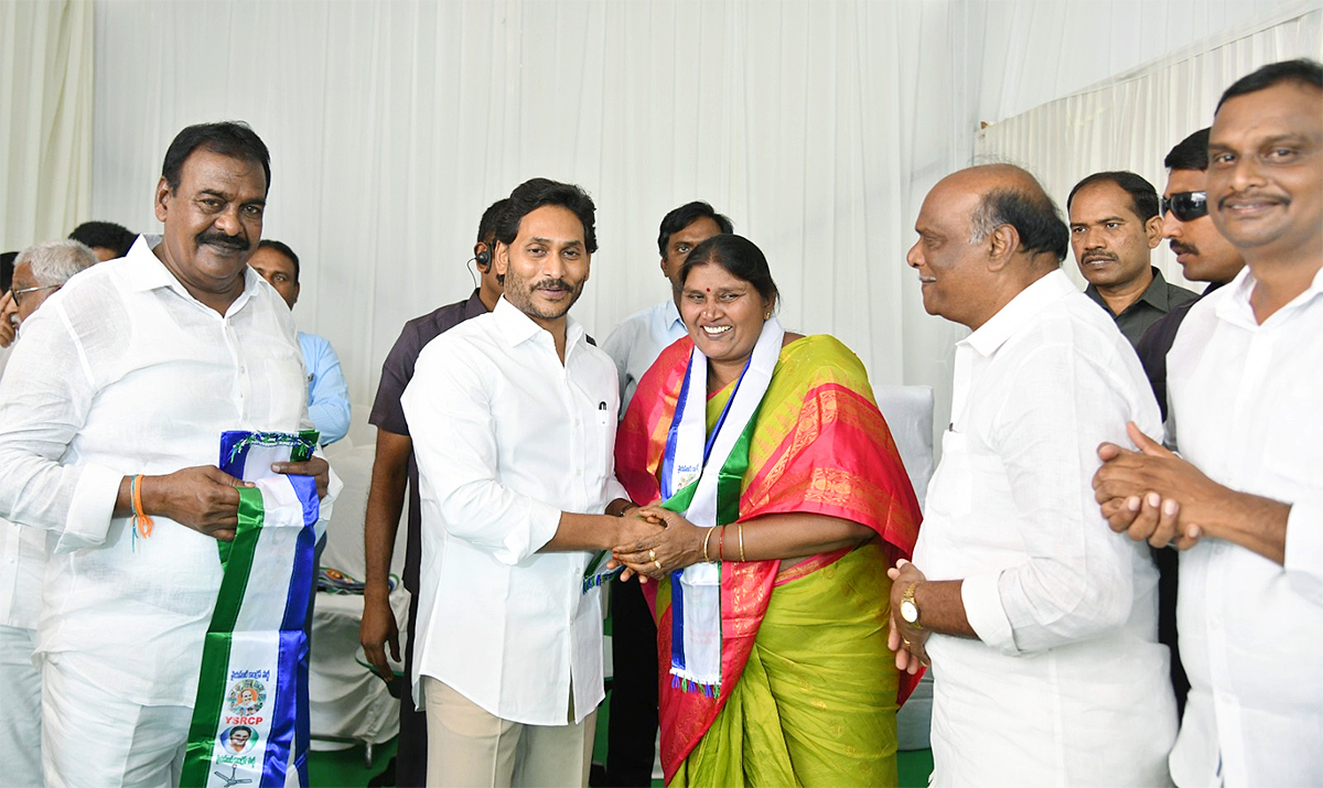 AP_20Opposition_20Party_20Leaders_20Joined_20In_20YSRCP-7.jpg 7