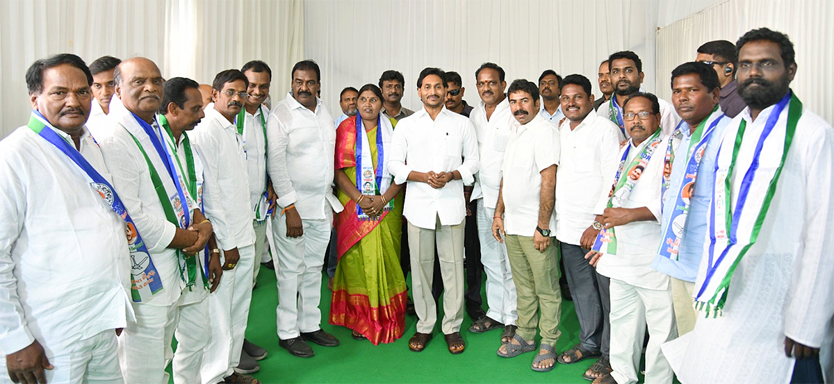 AP_20Opposition_20Party_20Leaders_20Joined_20In_20YSRCP-8.jpg 8