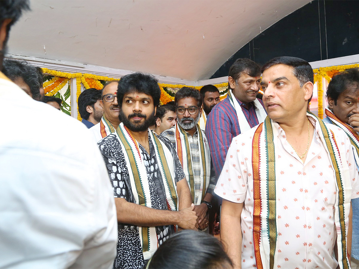 Hero_20Sree_20Vishnu_20New_20Movie_20Opening_20Photos-10.jpg 10