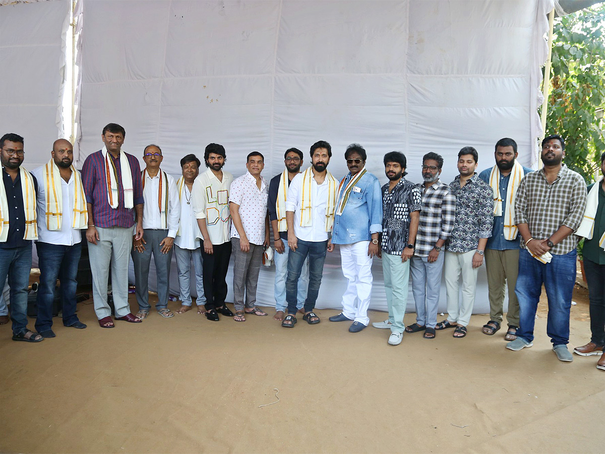 Hero_20Sree_20Vishnu_20New_20Movie_20Opening_20Photos-13.jpg 13
