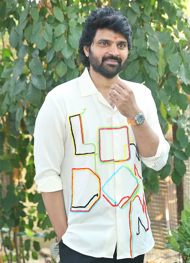 Hero_20Sree_20Vishnu_20New_20Movie_20Opening_20Photos-14.jpg 14