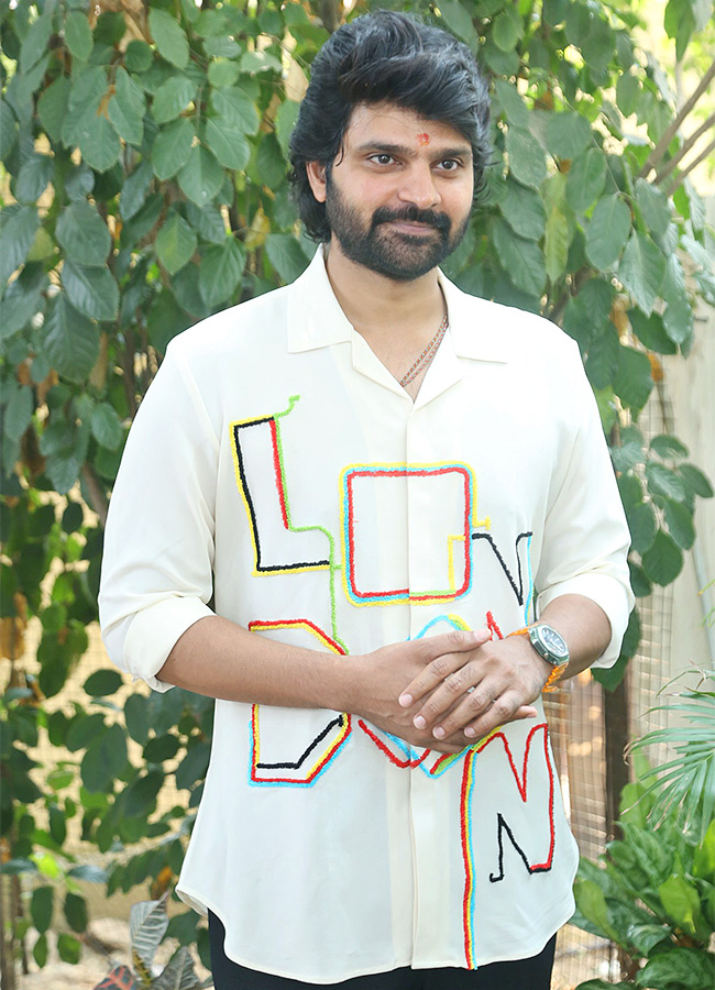 Hero_20Sree_20Vishnu_20New_20Movie_20Opening_20Photos-22.jpg 21