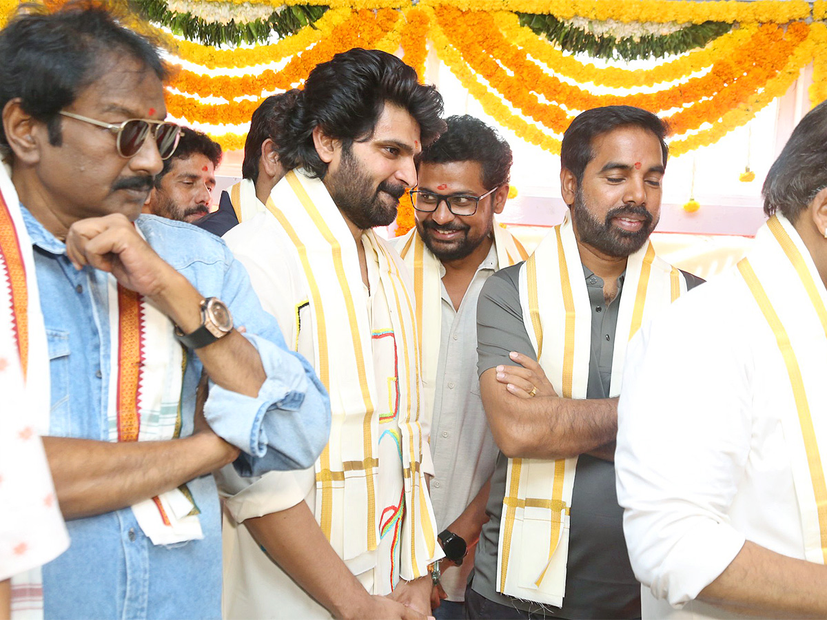 Hero_20Sree_20Vishnu_20New_20Movie_20Opening_20Photos-3.jpg 3