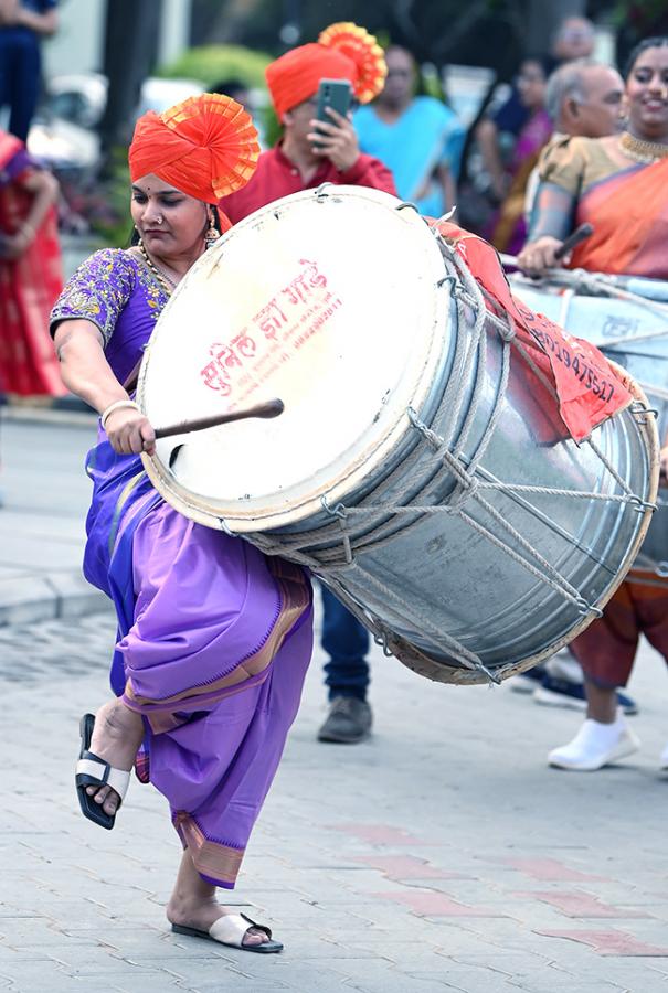 Marathi_20women_20celebrating_20Gudi_20Padwa_20celebrating_20photos-19.jpg 16