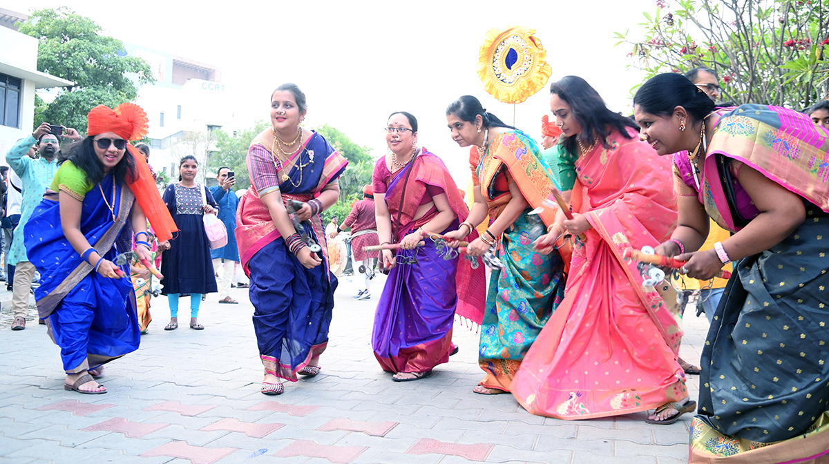 Marathi_20women_20celebrating_20Gudi_20Padwa_20celebrating_20photos-7.jpg 7