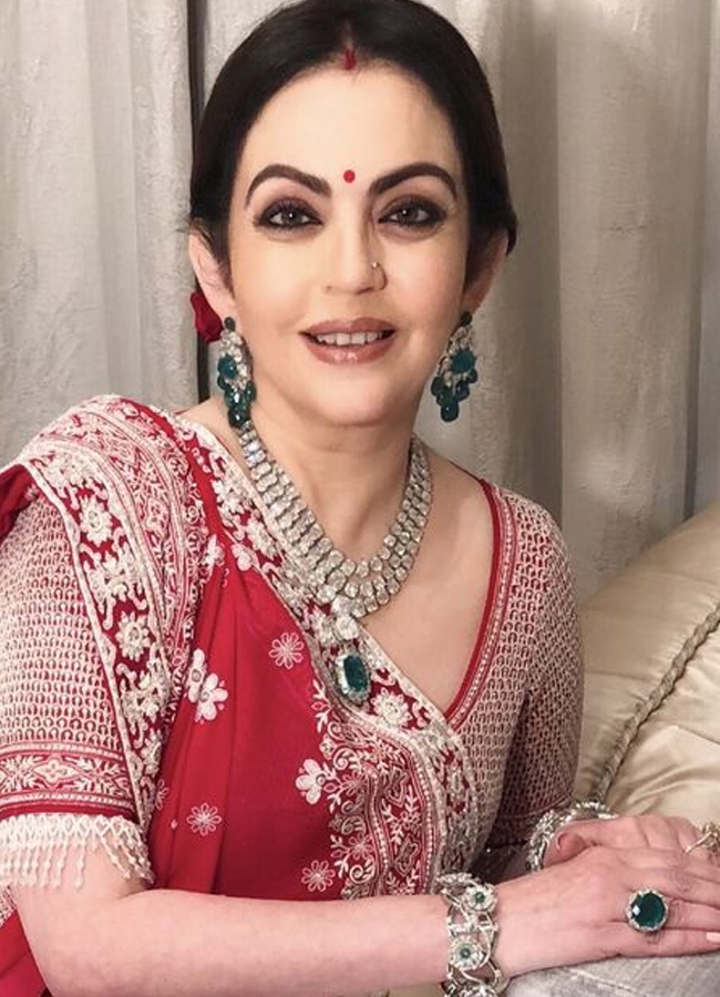 Nita-Ambani-Collection-Jewellery-12.jpg 17