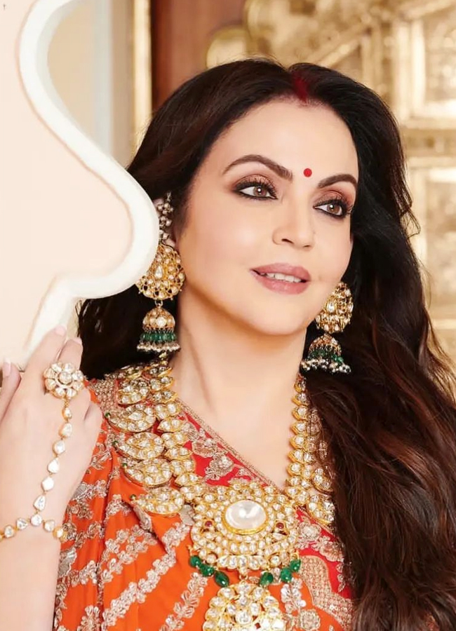 Nita-Ambani-Collection-Jewellery-14.jpg 19