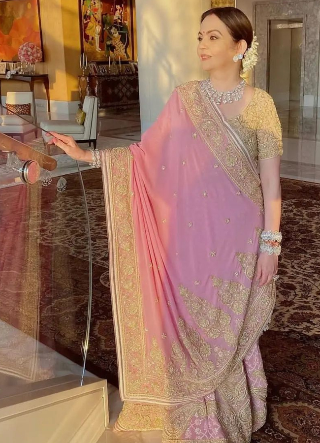 Nita-Ambani-Collection-Jewellery-15.jpg 20