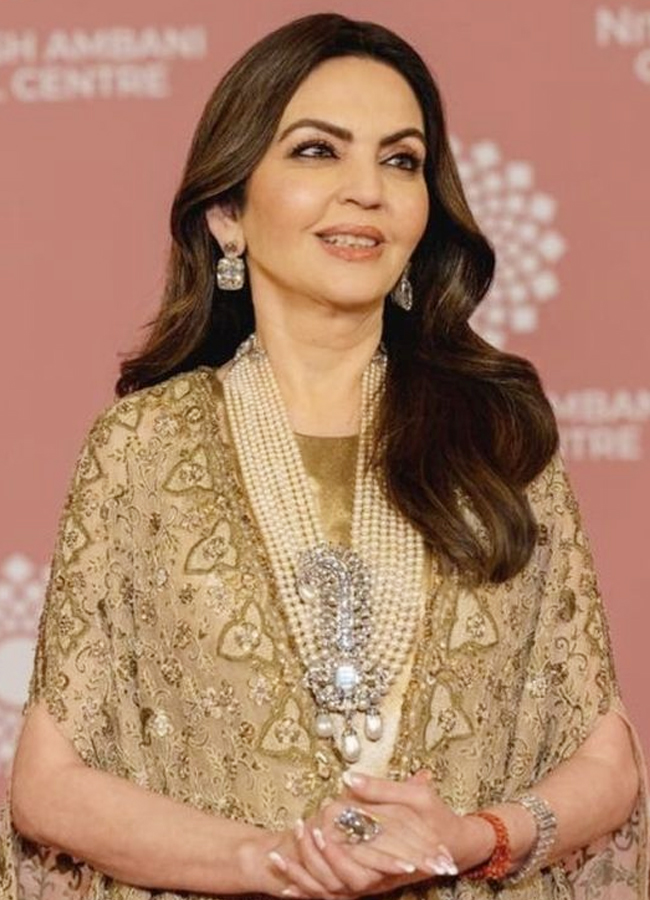 Nita-Ambani-Collection-Jewellery-9.jpg 14