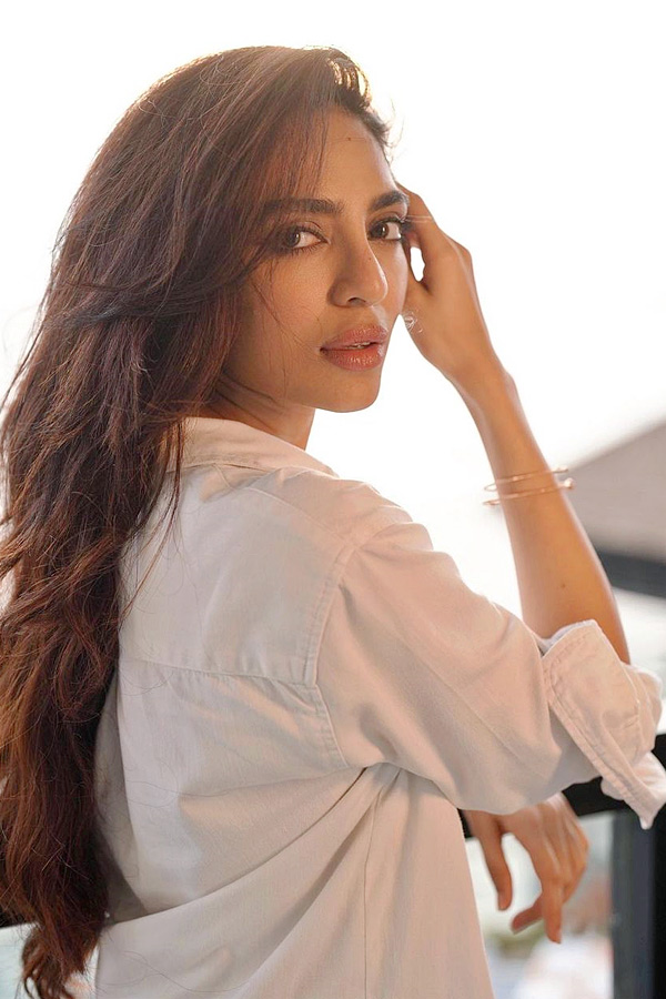 Sobhita_20Dhulipala_20on_20playing_20a_20call_20girl_20in_20Monkey_20Man_20Photos_20_282_29.jpg 3