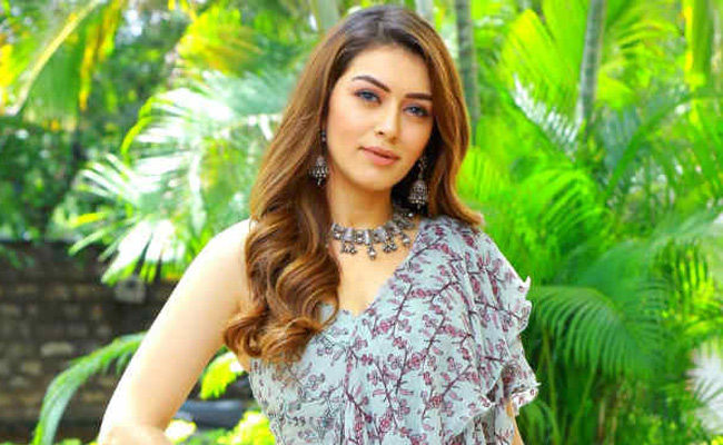 hansika.jpg 7