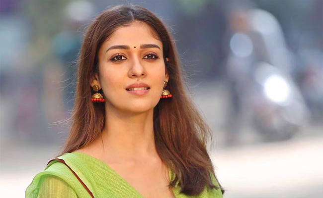 nayanthra.jpg 12