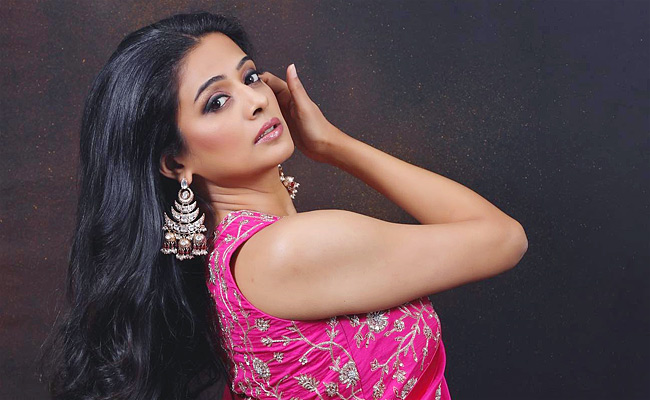 priyamani.jpg 15