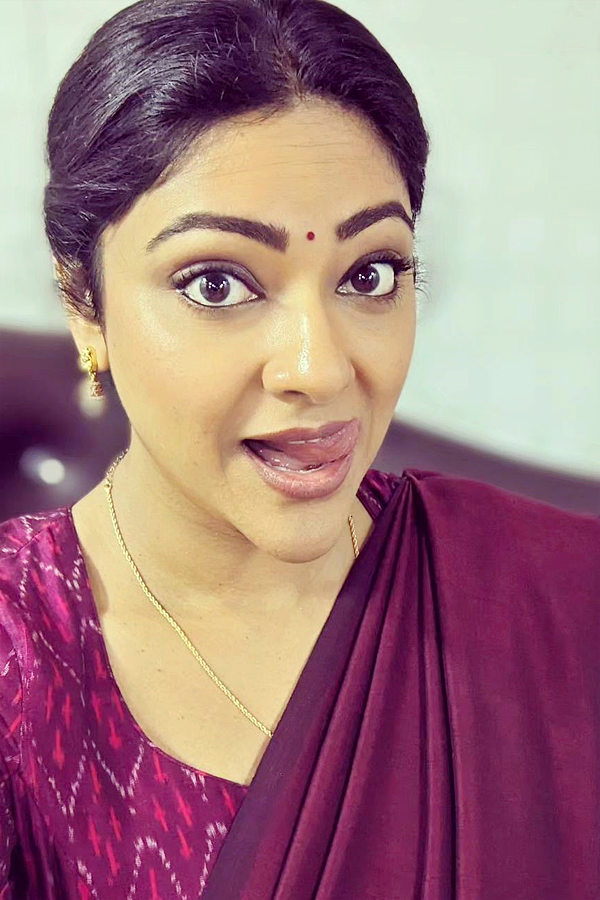 Actress_20Abhirami_20and_20her_20husband_20adopt_20a_20baby_20girl_20Photos_20_2811_29.jpg 11