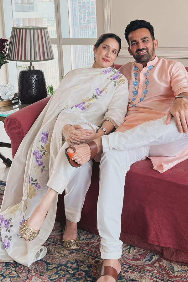 Cricketers_20celebrates_20Ramadan_20Photos_20_2810_29.jpg 10