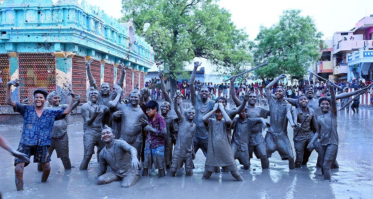 Pidakala_20Samaram_20Festival_20In_20Kairuppala_20Photo_20Gallery-19.jpg 17